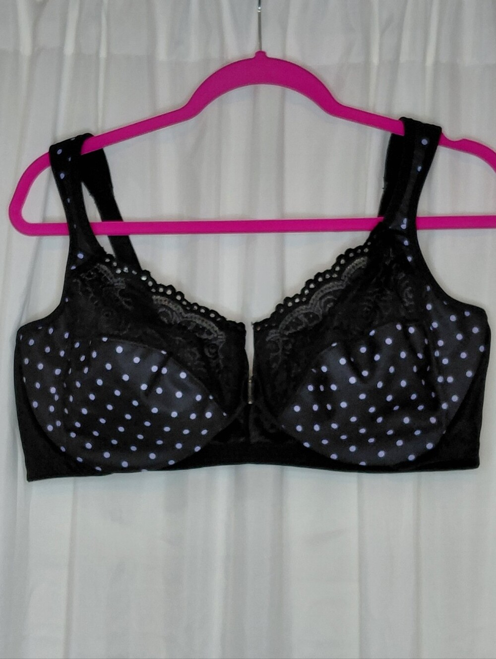 Like New Glamorise Black Underwire Bra with Light Purple Polka Dots Front Close